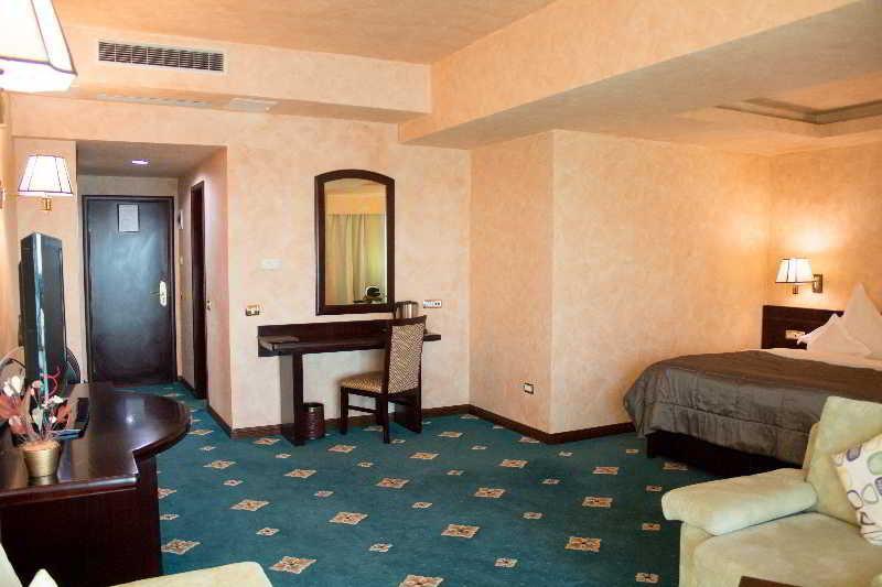 Hotel Delta 4 Тулча Экстерьер фото