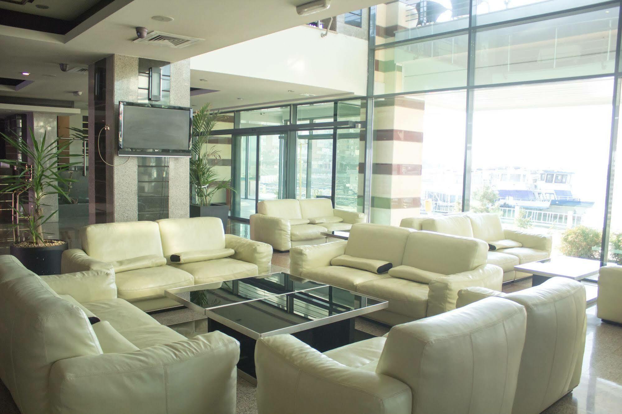 Hotel Delta 4 Тулча Экстерьер фото
