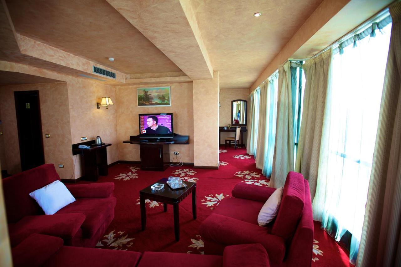 Hotel Delta 4 Тулча Экстерьер фото