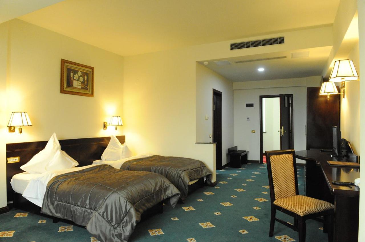 Hotel Delta 4 Тулча Экстерьер фото